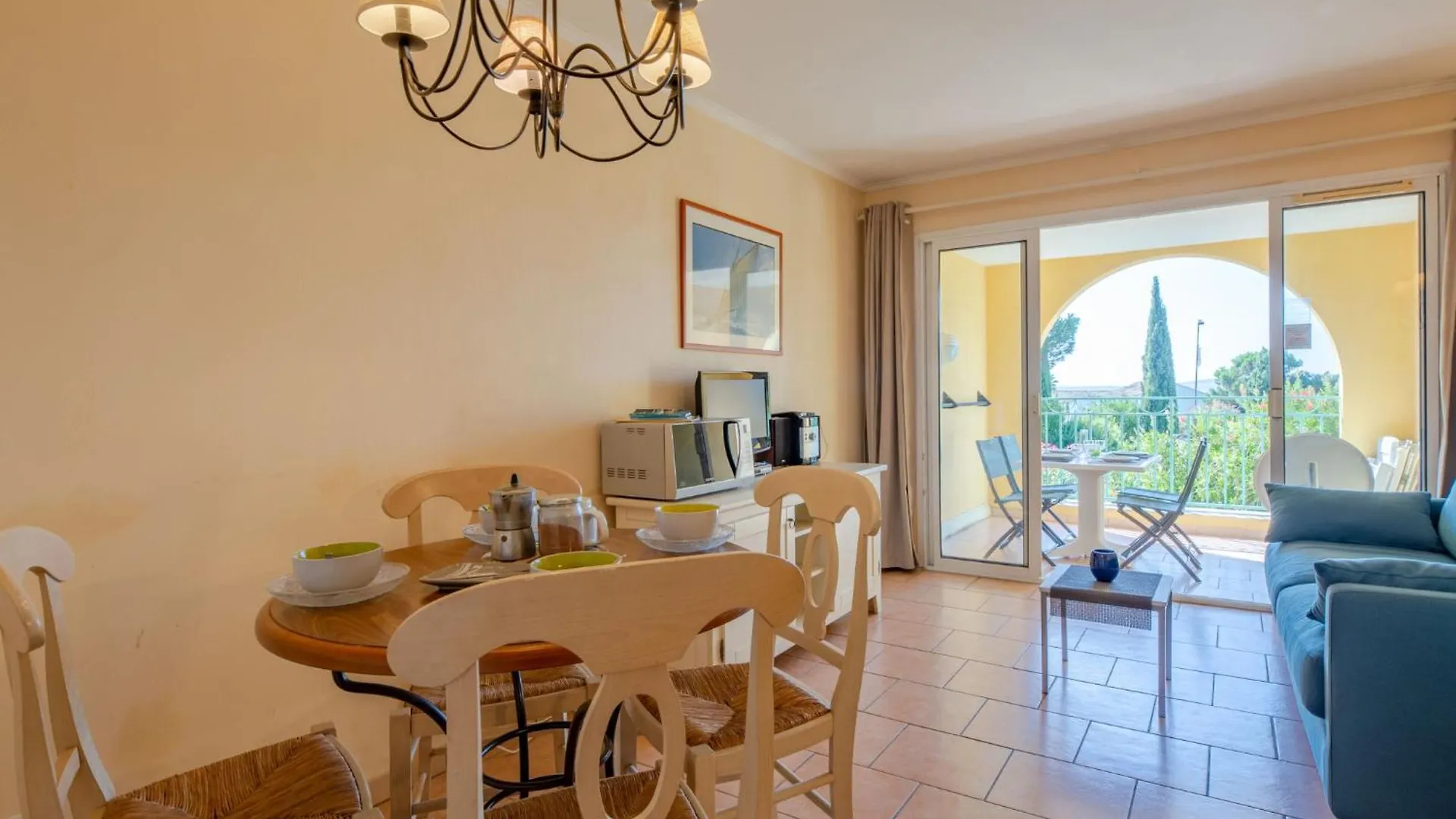 Apartment Les Calanques Spa Thalassotherapie-4 By Interhome Les Issambres