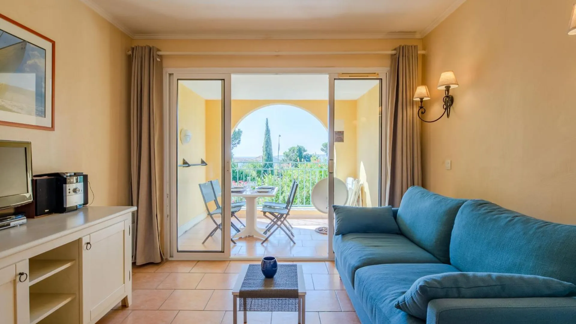Apartment Les Calanques Spa Thalassotherapie-4 By Interhome Les Issambres