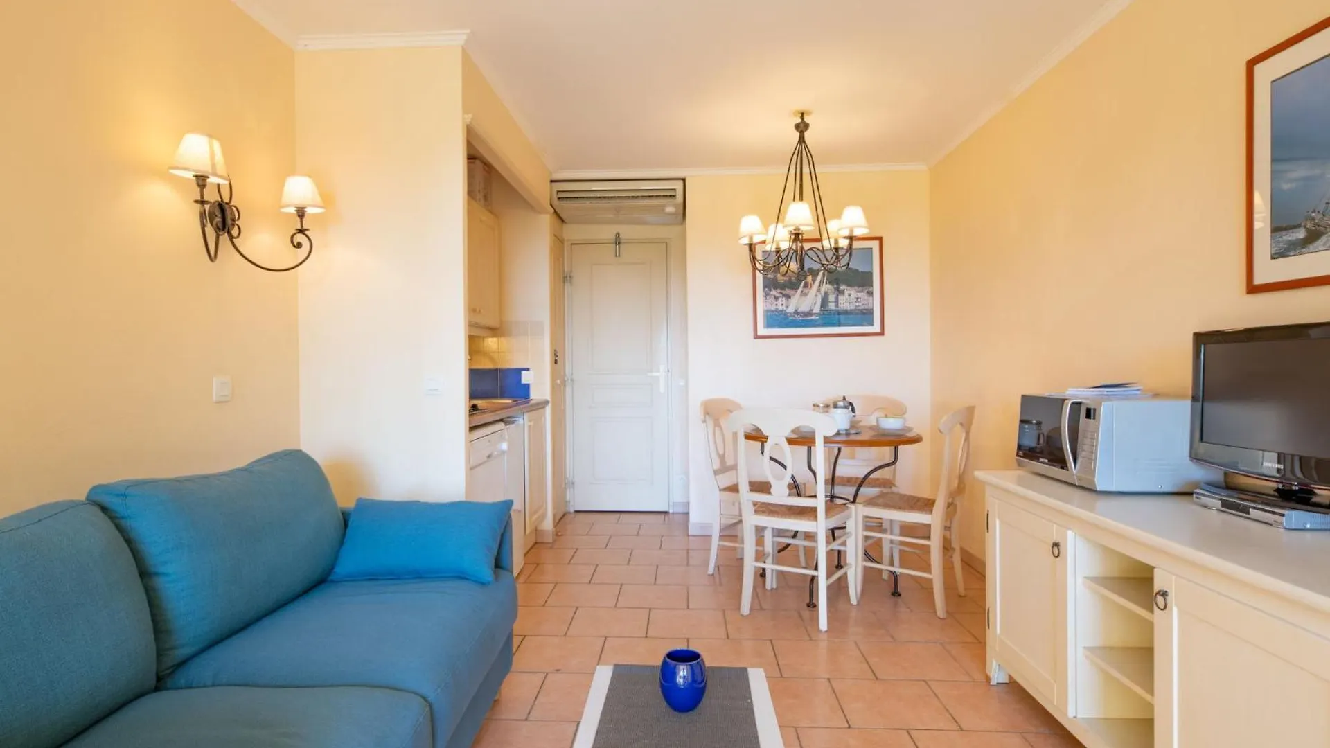Apartment Les Calanques Spa Thalassotherapie-4 By Interhome Les Issambres 0*,  France
